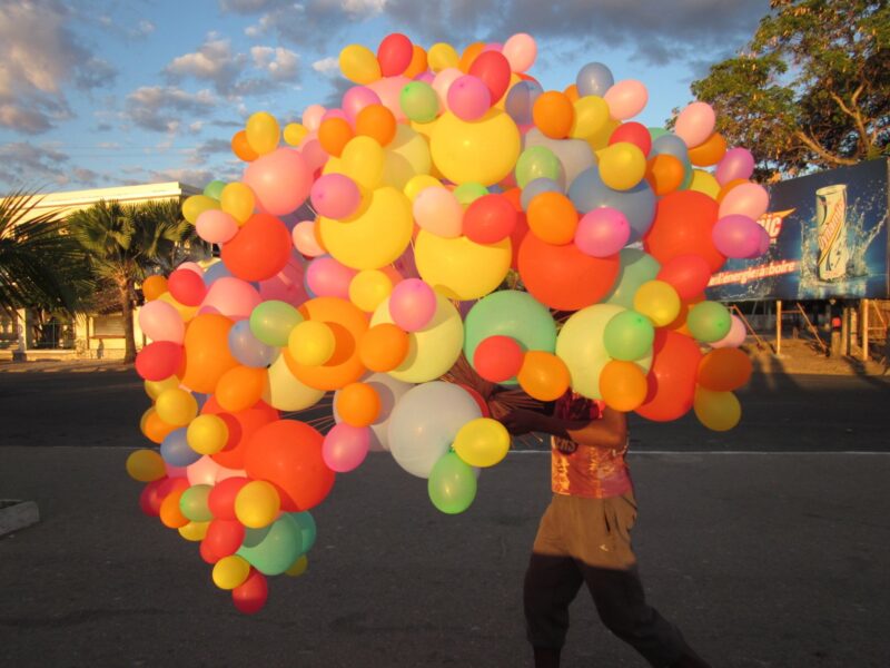 Arzt betreut Patient — fürsorgliche medizinische Behandlung